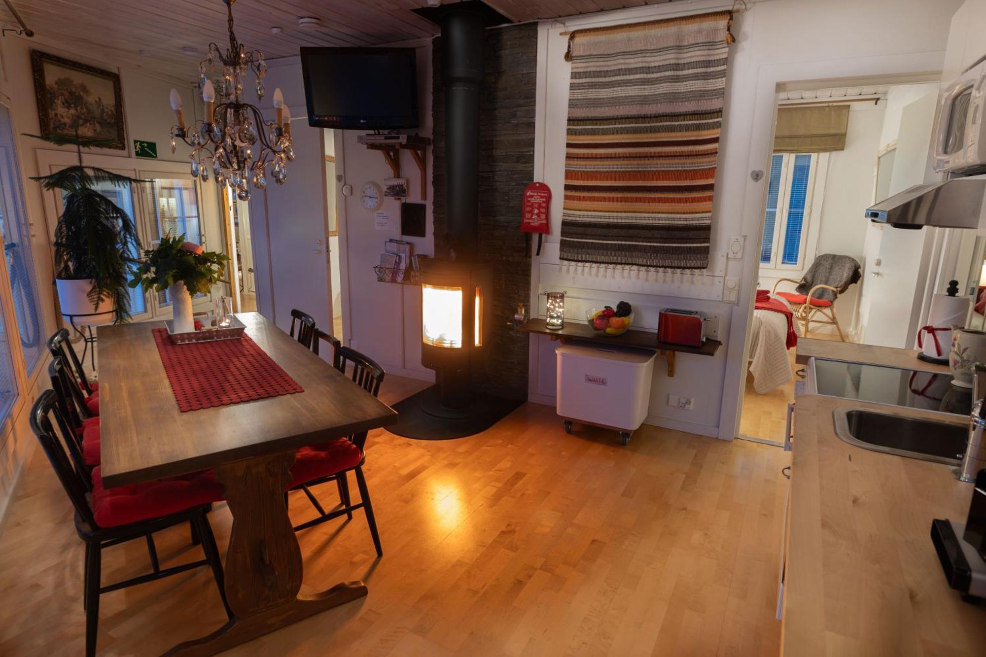 Aaria Bed And Breakfast 로바니에미 외부 사진